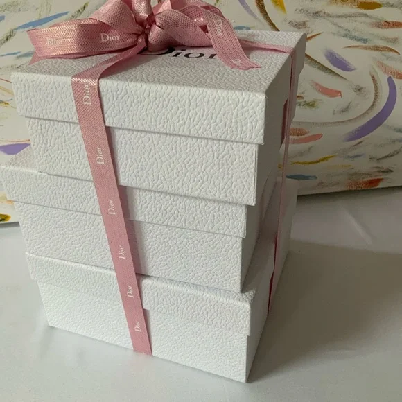 DIOR Nest of 3 Empty Boxes with a Pink Ribbon - Picture 12 of 14